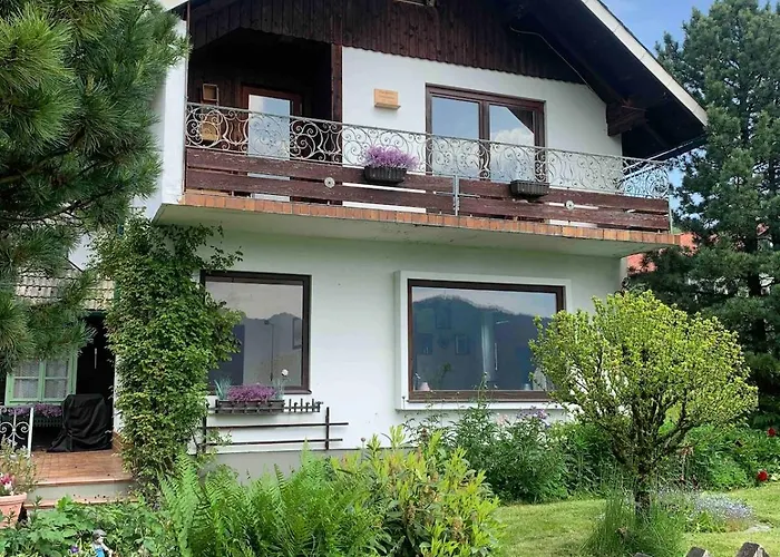 Apartment House Flora - At Traunsee Altmünster