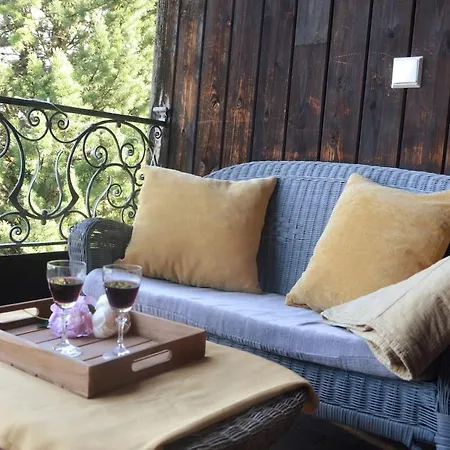 House Flora - At Traunsee *